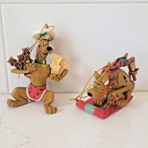 2 PC Scooby Doo Christmas Ornaments 2002 Treats Chef + Sled Bell Hanna Barbera